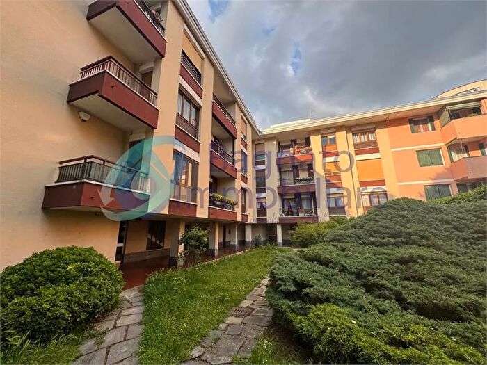 Appartamento con 5 locali in vendita in Novara S Antonio, Novara