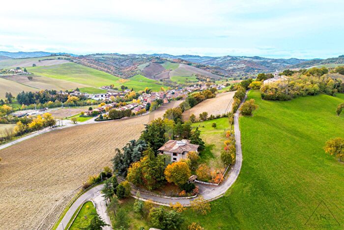 Casa con 16 locali in vendita in Sauro, Quattro Castella