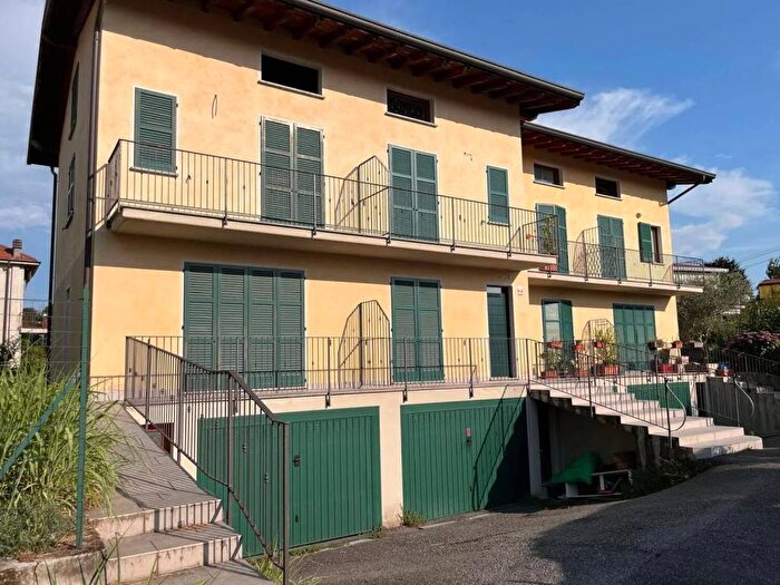 Casa quadrilocale in affitto in Via Baldassarre Longoni, Camerlata Rebbio, Como