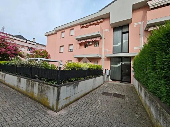 Appartamento bilocale in vendita in Via Lago di Garda, Venezia