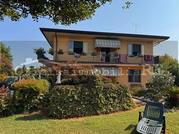 Casa con 6 locali in vendita in Via Veneto, Sant'Angelo Di Piove Di Sacco