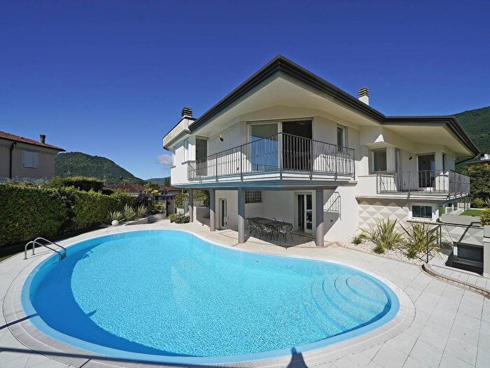 Casa quadrilocale in affitto in Via Dosso del Fieno, Roè Volciano