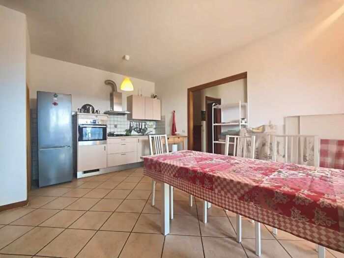 Appartamento con 5 locali in vendita in Capraia E Limite