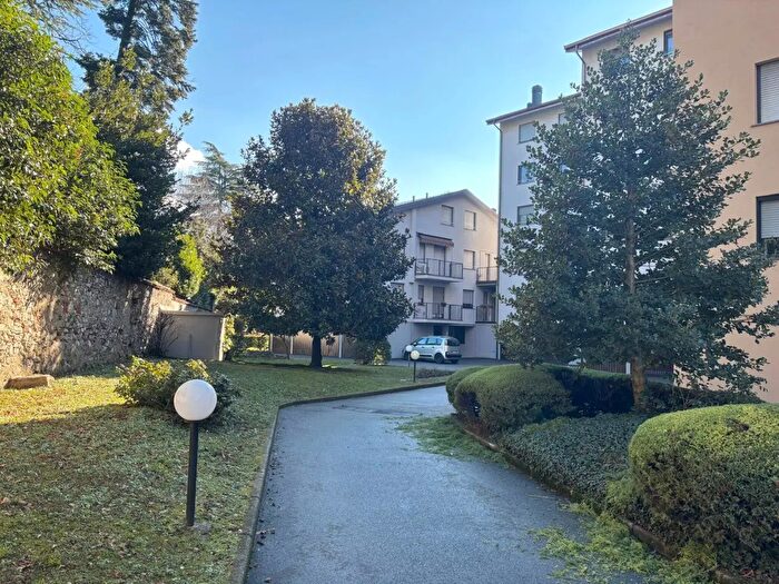 Appartamento trilocale in vendita in Via XI Febbraio, Lecco