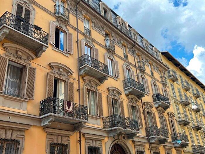 Appartamento con 6 locali in affitto in Via Giovanni Camerana, San Secondo, Torino