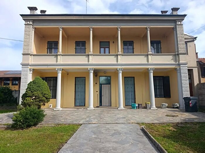 Casa quadrilocale in vendita in Corso Garibaldi, Mortara