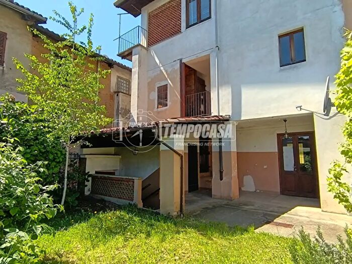 Casa quadrilocale in vendita in Via La Crosa, Graglia