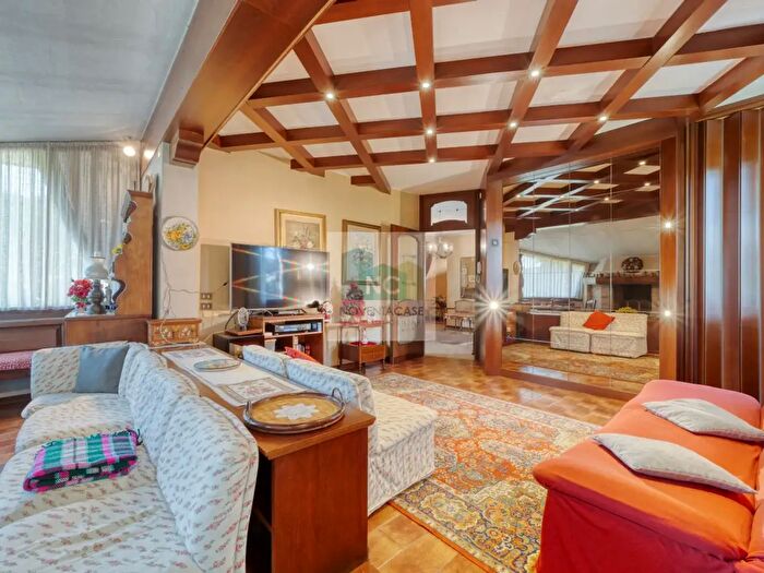 Casa con 15 locali in vendita in Via Via Cappello, Noventa Padovana