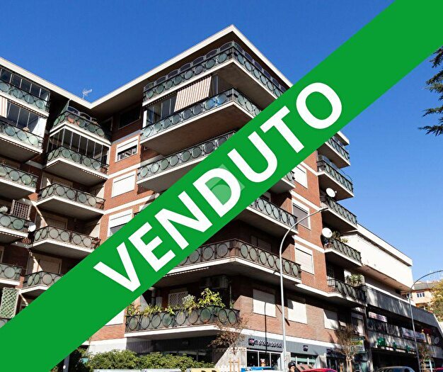 Appartamento trilocale in vendita in Via Nomentana, Roma