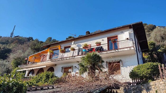 Appartamento trilocale in vendita in Strada degli Olandesi, Camporosso