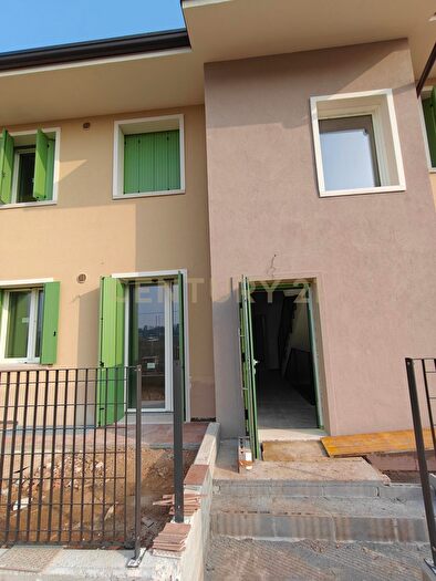 Appartamento trilocale in vendita in Via Toffanelle Nuove, Zevio