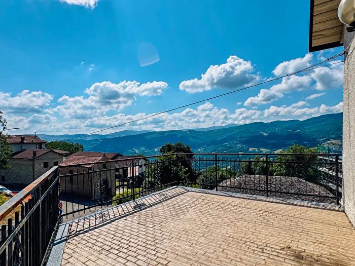 Casa con 6 locali in vendita in Cà di Guglio, Toano