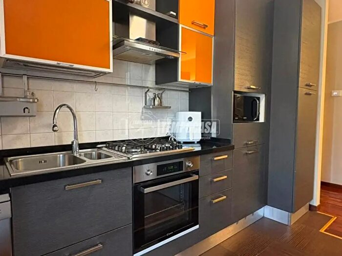 Appartamento trilocale in vendita in Via Fratelli Zoia, Milano