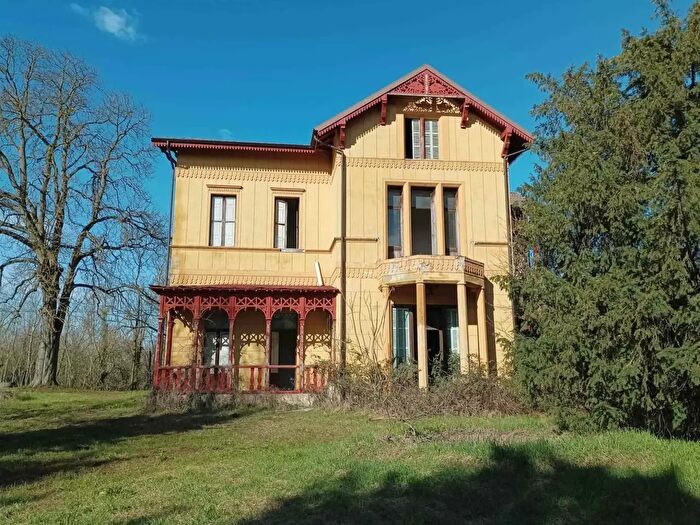 Casa con 5 locali in vendita in Borgonovo Val Tidone
