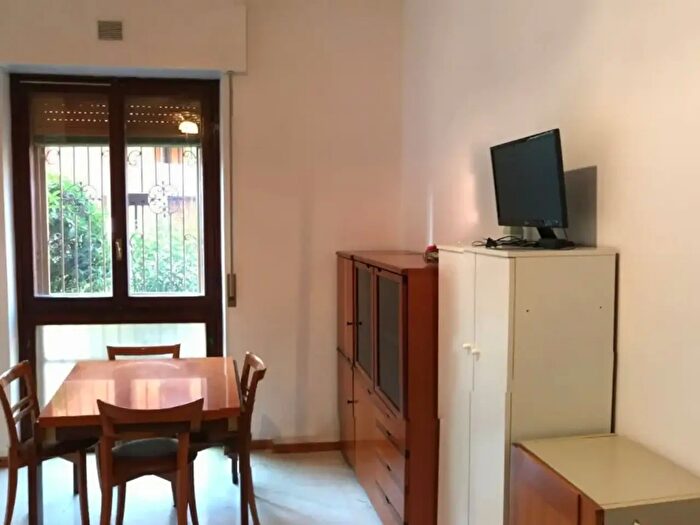 Appartamento bilocale in affitto in Via Plezzo, Milano