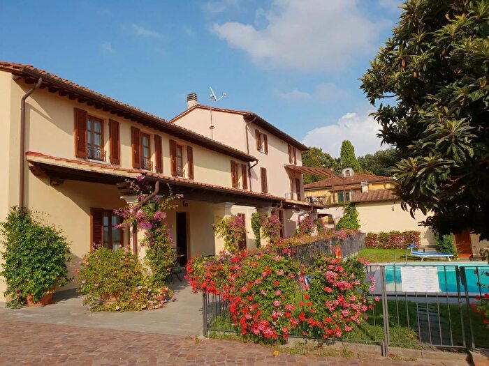 Casa con 14 locali in vendita in Pza XX Settembre Casciana Terme Lari, Casciana Terme Lari