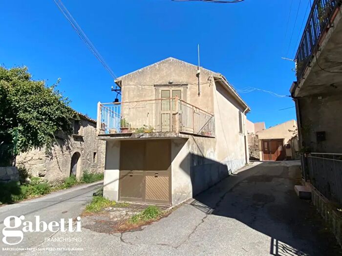 Casa trilocale in vendita in Contrada Santa Maria, Sant'Angelo Di Brolo