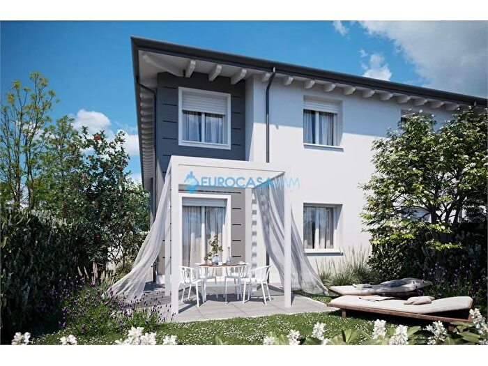 Casa quadrilocale in vendita in Via della Giustizia Carpi Mo, Milano