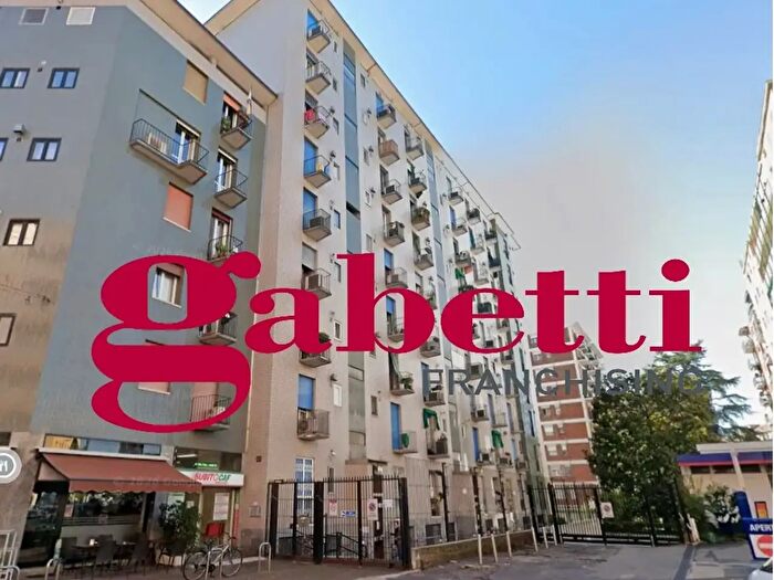 Appartamento trilocale in vendita in Via delle Forze Armate, Milano