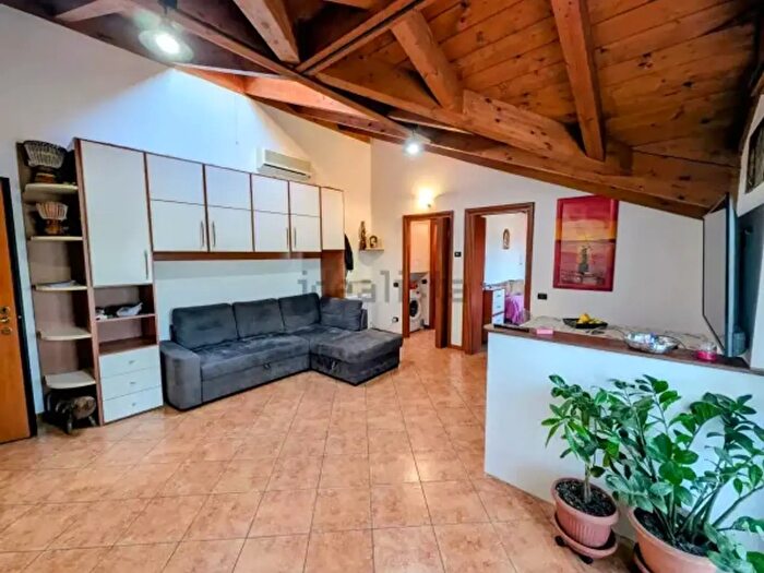 Appartamento bilocale in vendita in Via Privata Umbria, Pogliano Milanese