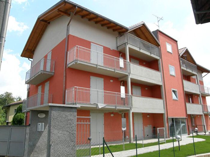Appartamento bilocale in affitto in Via Impiove, Centro, Sesto Calende