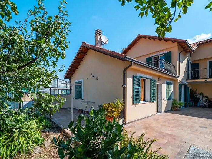 Appartamento con 5 locali in vendita in Via Romana Traversa I, Vallecrosia