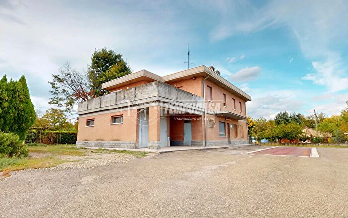 Casa con 5 locali in vendita in Via Albone, Campogalliano