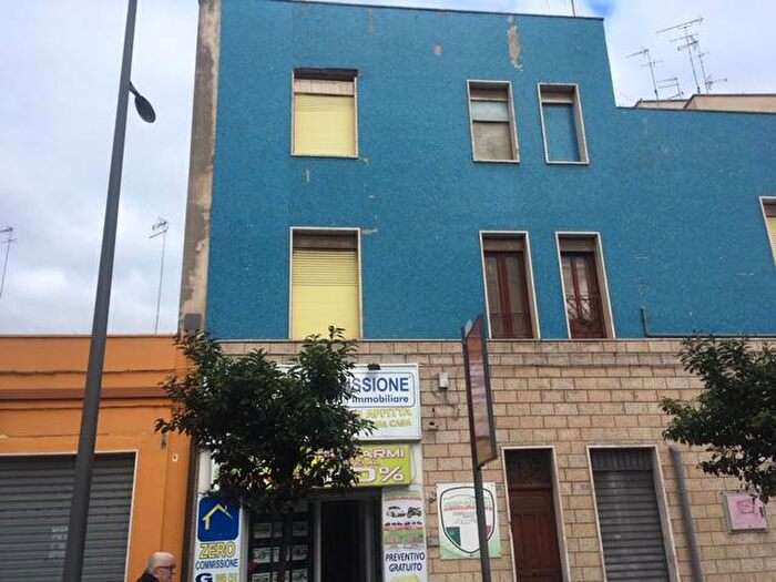 Casa con 8 locali in vendita in Viale Commenda, Brindisi