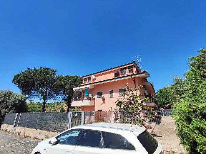 Appartamento trilocale in vendita in Via Gaetano Donizetti, Guidonia Montecelio