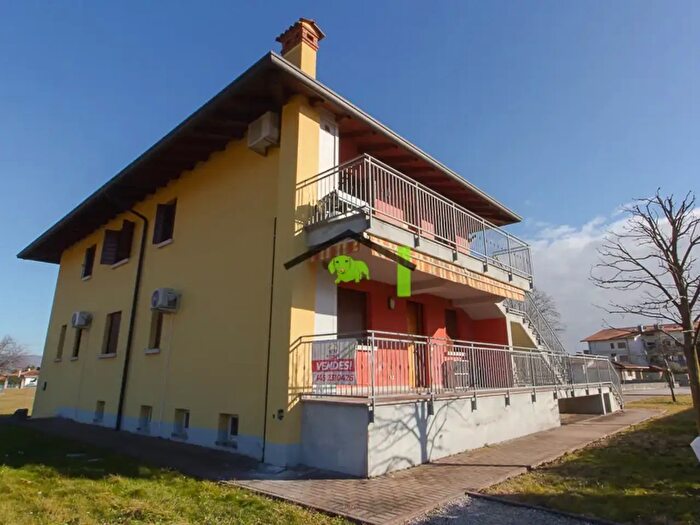 Appartamento trilocale in vendita in Via dell'Emigrante, Sequals