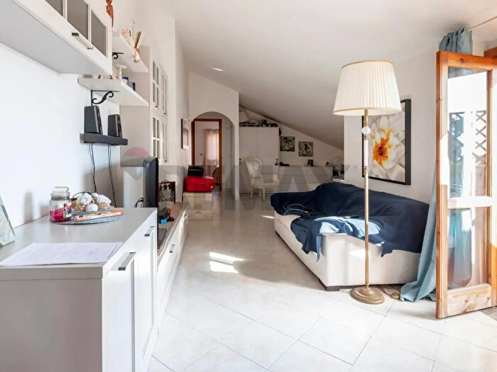 Appartamento quadrilocale in vendita in Aci Sant'Antonio