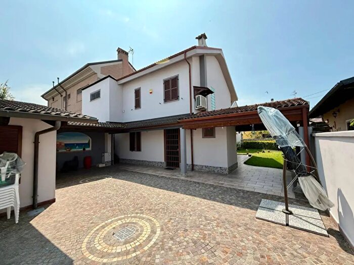 Casa con 6 locali in vendita in Via Tagliata, Alessandria
