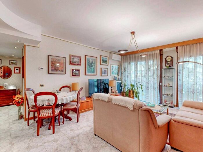 Appartamento quadrilocale in vendita in Via Giovanni Segantini, Campo dei Fiori, Cinisello Balsamo
