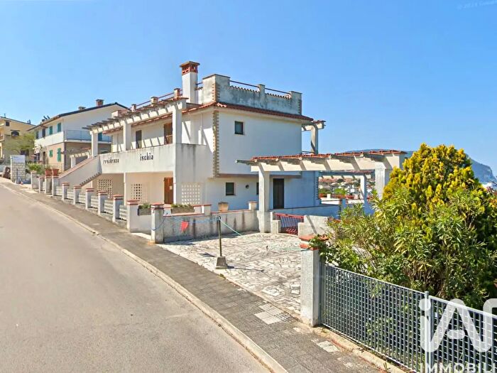 Appartamento trilocale in vendita in Via Ischia, Numana