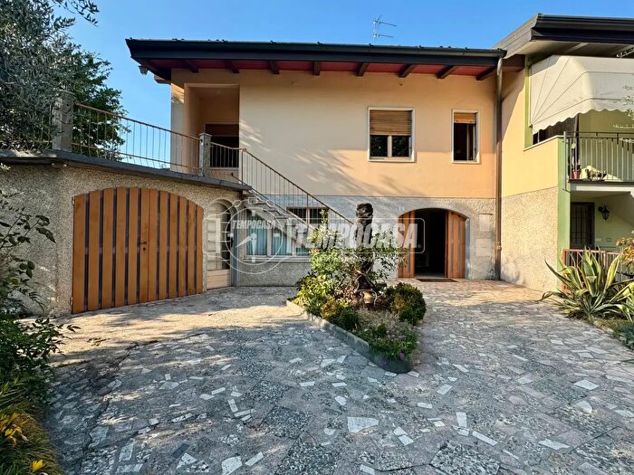 Appartamento quadrilocale in vendita in Via Quinta, Brescia