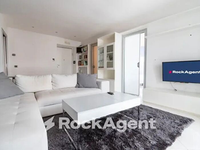 Appartamento trilocale in vendita in Via Giuseppe Poerio, Catanzaro