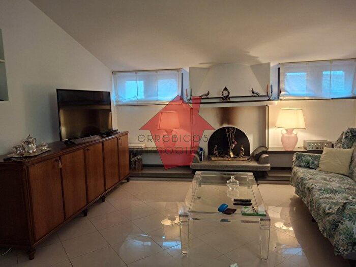 Appartamento con 6 locali in vendita in Empoli