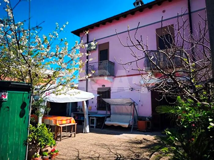 Appartamento trilocale in vendita in Via Macchi Zonda, Varese