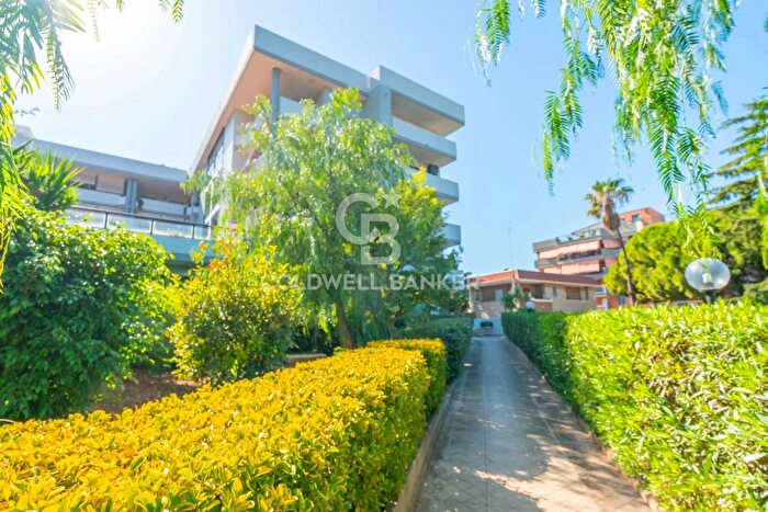 Appartamento con 5 locali in vendita in Via Nazionale, Bari