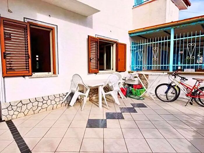 Appartamento trilocale in vendita in Viale Raffaello, Scalea