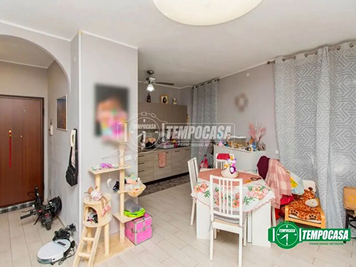 Appartamento trilocale in vendita in Via Antonio Fogazzaro, Busto Arsizio