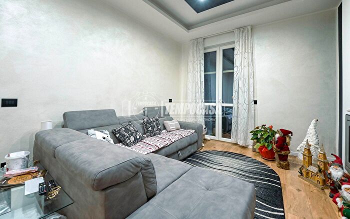 Appartamento trilocale in vendita in Via del Giordano, Cremona