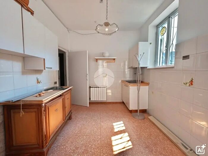 Appartamento bilocale in vendita in Via Santuario, Savona