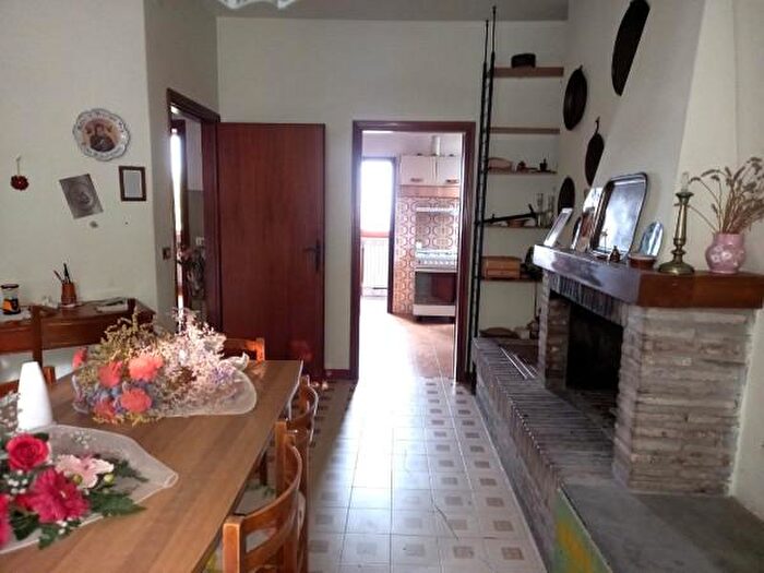 Casa con 6 locali in vendita in Verucchio