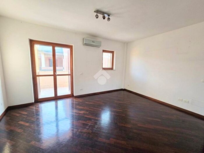 Appartamento trilocale in affitto in Via Francesco Landino, Q, Latina