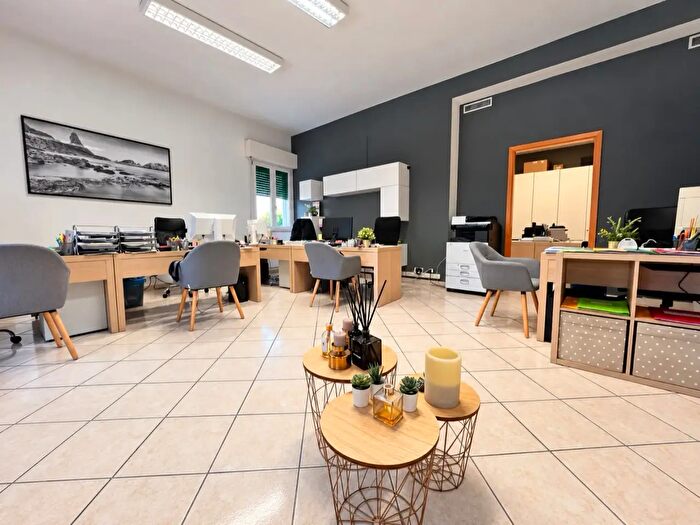 Appartamento trilocale in vendita in Via Camillo Tassi, Piacenza