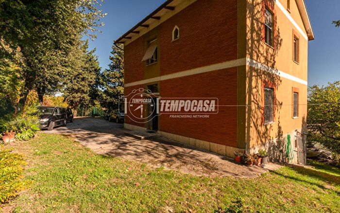 Casa con 6 locali in vendita in Contrada Santo Stefano, Macerata