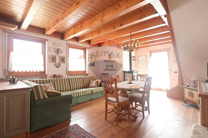 Appartamento quadrilocale in vendita in Via Valbella, Gallio