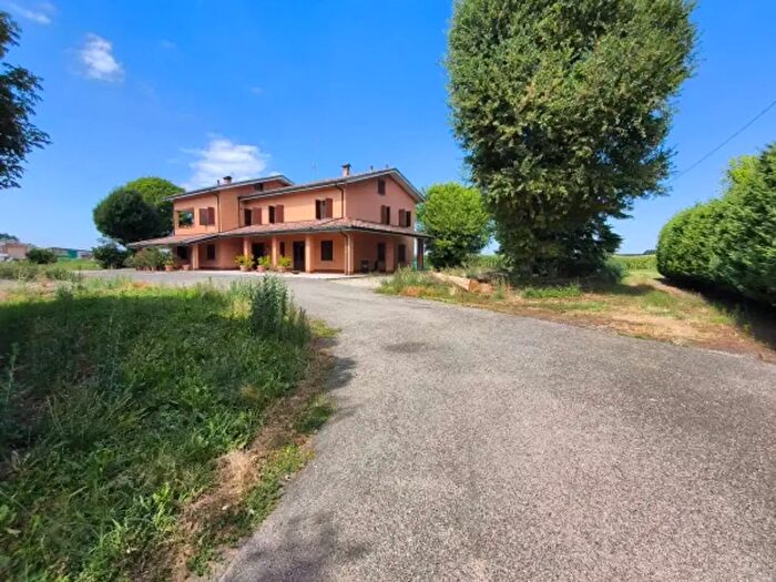 Casa con 6 locali in vendita in Via Viazza, San Prospero