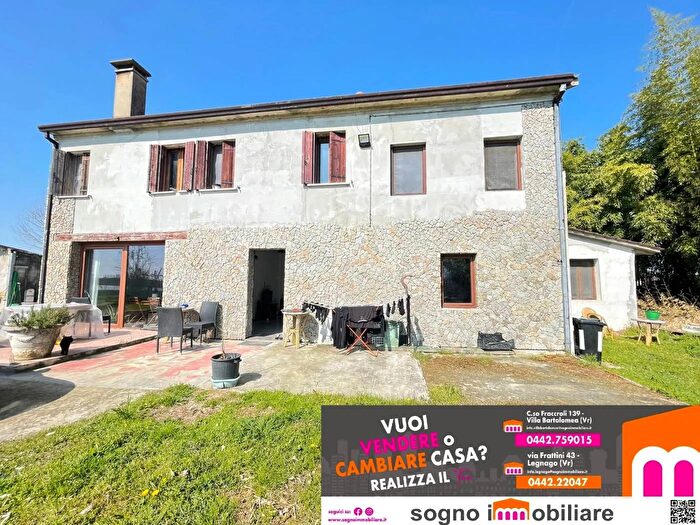 Casa con 6 locali in vendita in Via Roma, Badia Polesine